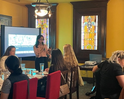 Chapter President Julia Jauregui opens the MML