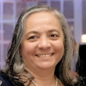 Headshot of Hinan Fouad.