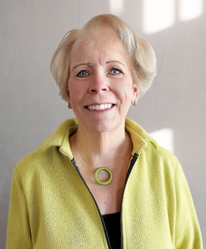 Headshot of Dorri Raposa.